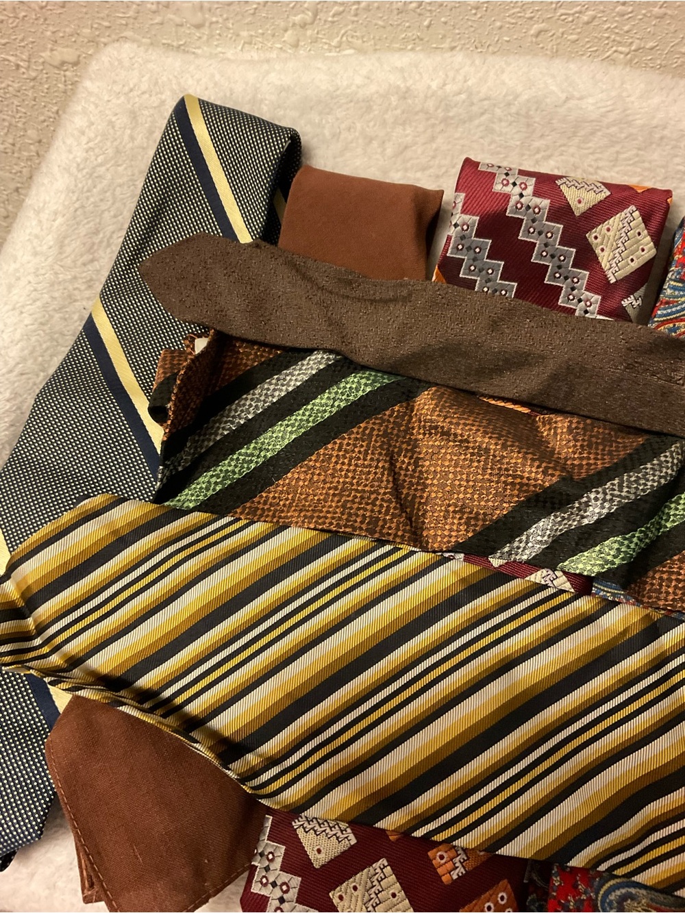 Vintage Mens Ties Lot of 9 Colorful Retro Ties - Picture 3 of 6